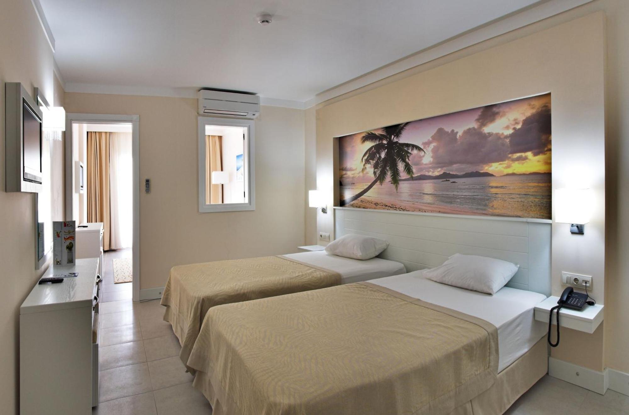 Batihan Beach Resort & Spa Kusadasi Exterior foto